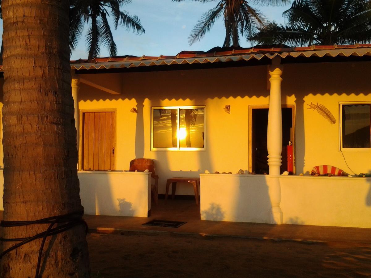 Dolphinchilling Hotel Alankuda Exterior foto